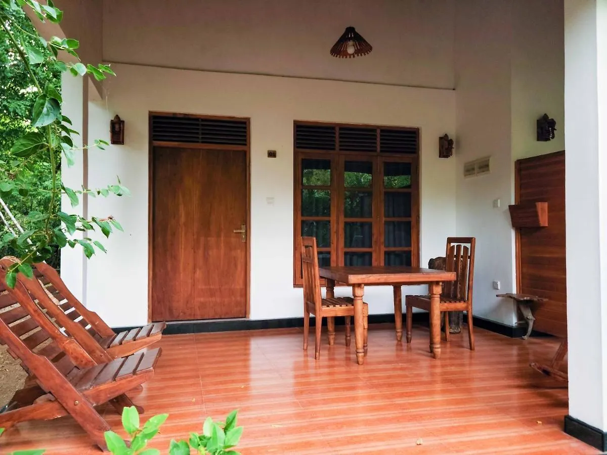 Woodholic Homestay Sigirija