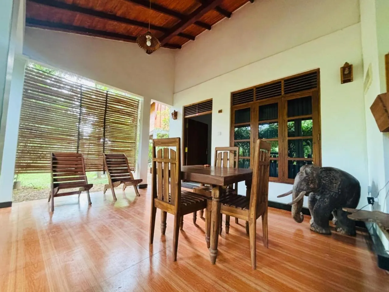 Woodholic Homestay Sigirija