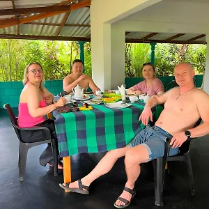 Kwatera prywatna Sigiri Sandilu, Sigirija