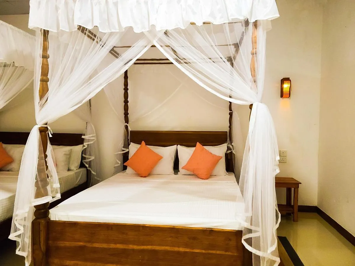 Woodholic Homestay Sigiriya